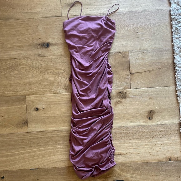 NWT Windsor Level Up Ruched Knit Midi Dress in Mauve - Picture 6 of 7